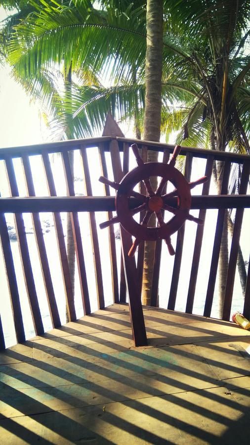 Отель Belantara Beach Front Vengurla Экстерьер фото