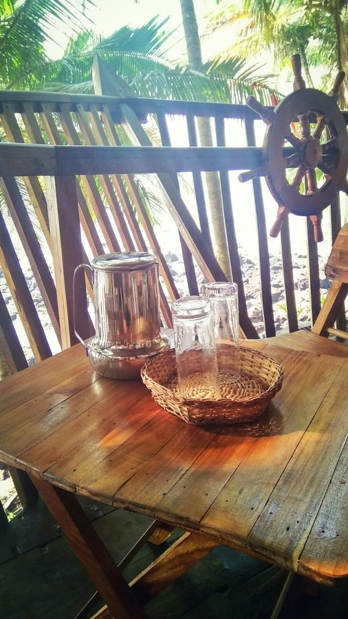 Отель Belantara Beach Front Vengurla Экстерьер фото
