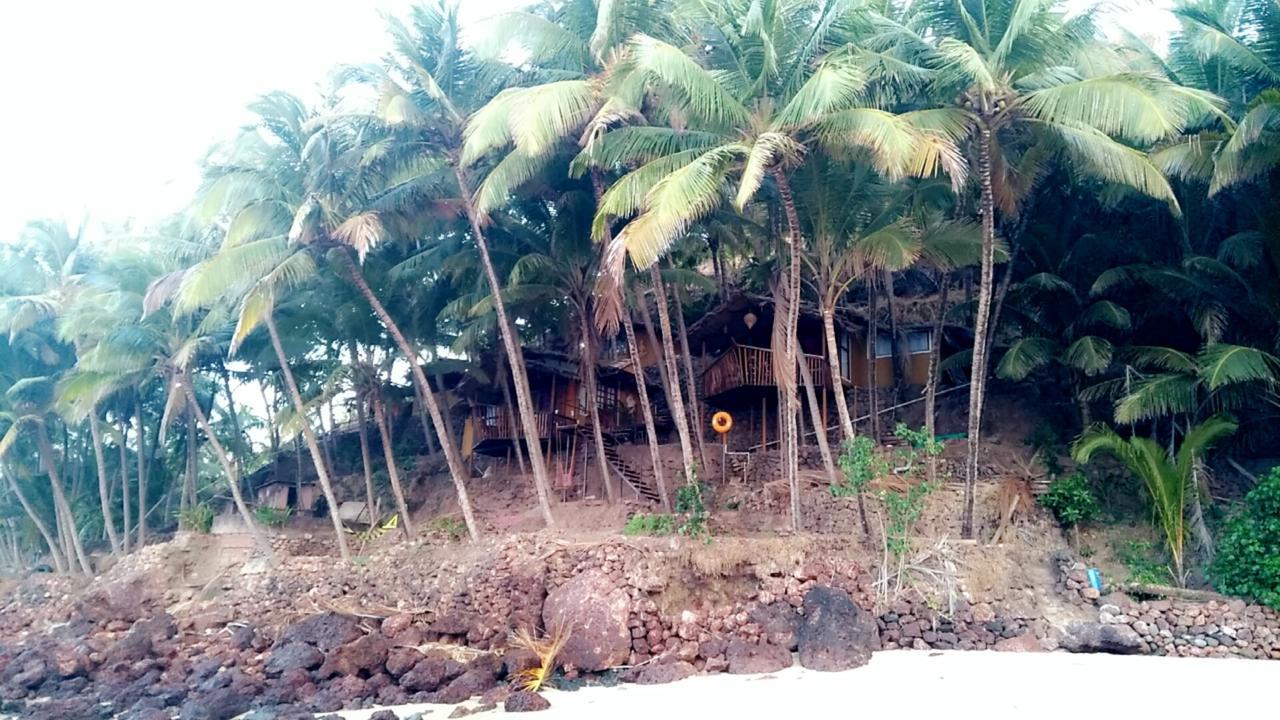 Отель Belantara Beach Front Vengurla Экстерьер фото
